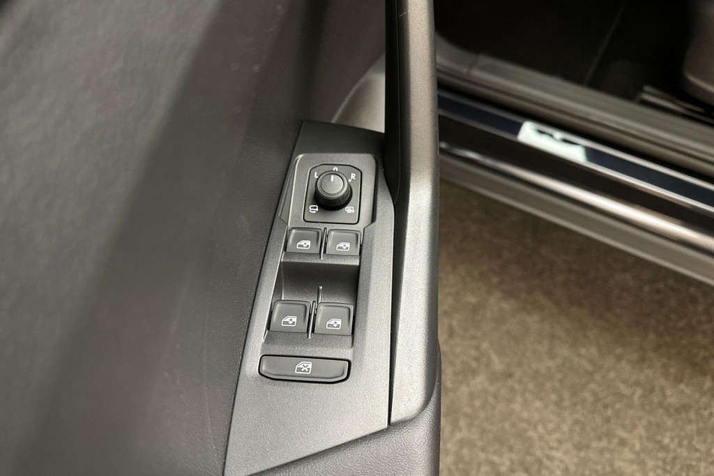 Volkswagen T-Cross (Z689DS) met abonnement