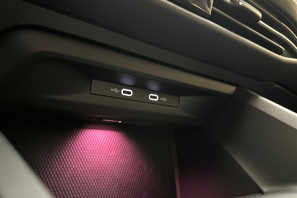 Volkswagen Golf (KFN69L) met abonnement