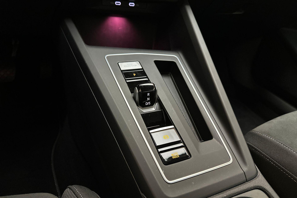 Volkswagen Golf (KFN69L) met abonnement