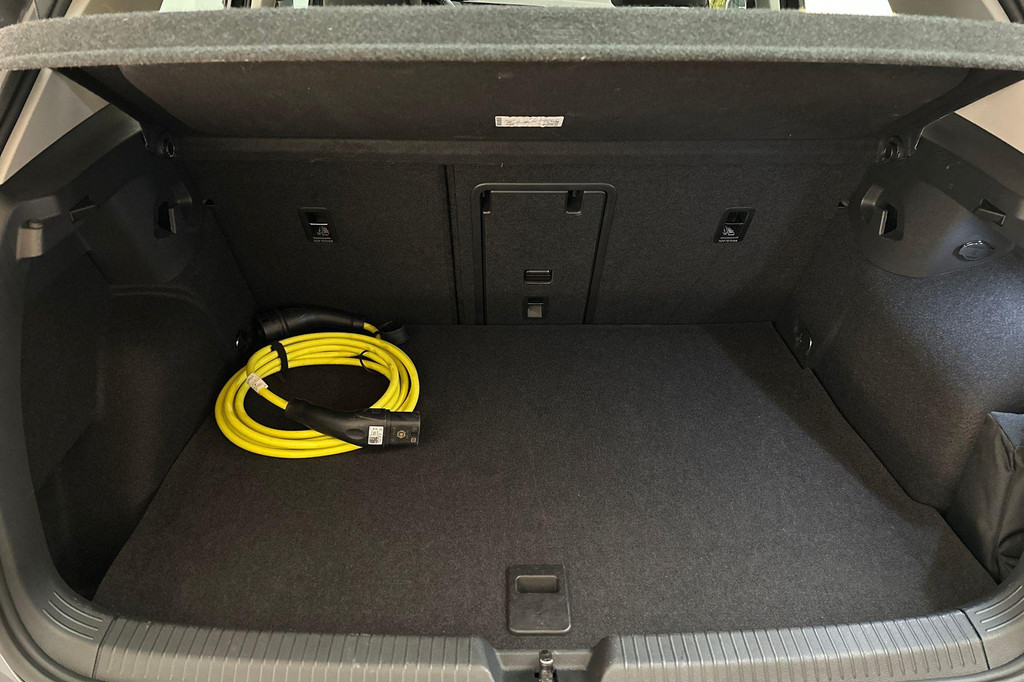 Volkswagen Golf (KFN69L) met abonnement