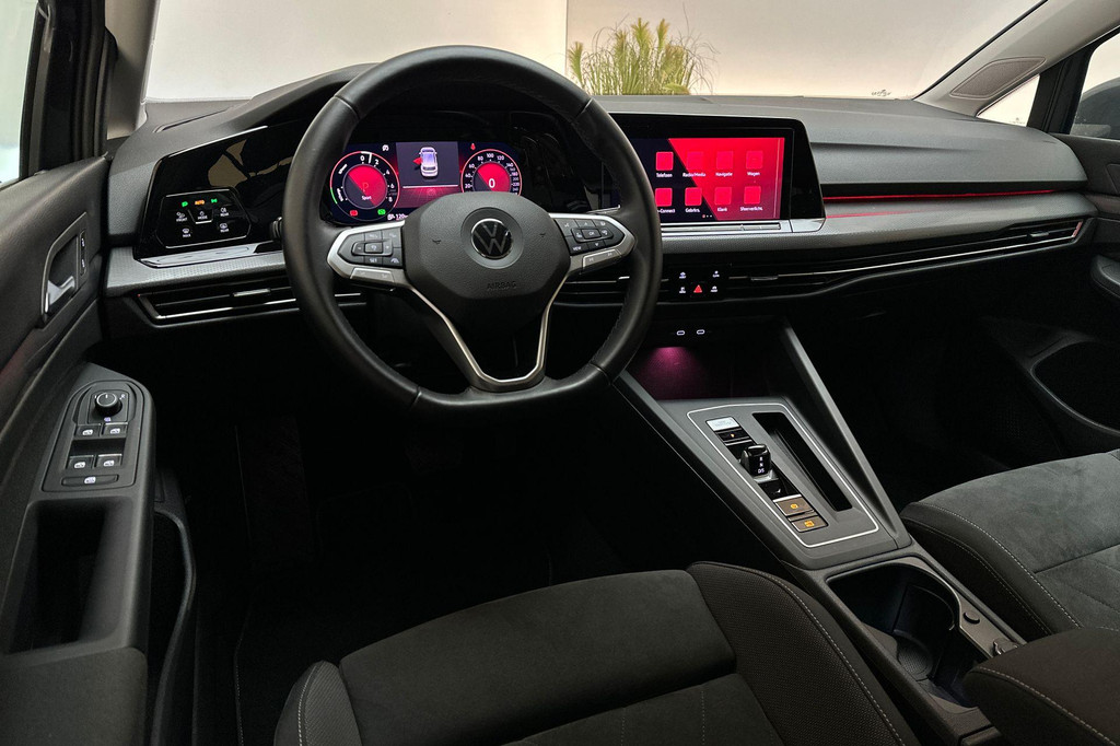 Volkswagen Golf (KFN69L) met abonnement