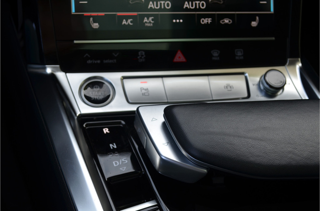 Audi e-tron (KFP09X) met abonnement