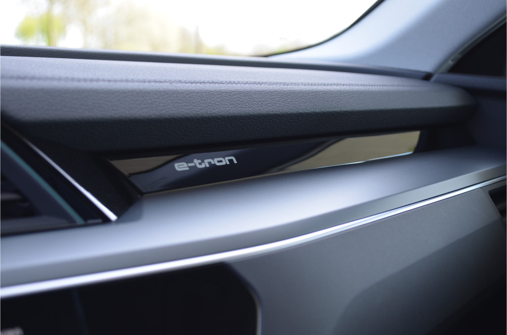Audi e-tron (KFP09X) met abonnement