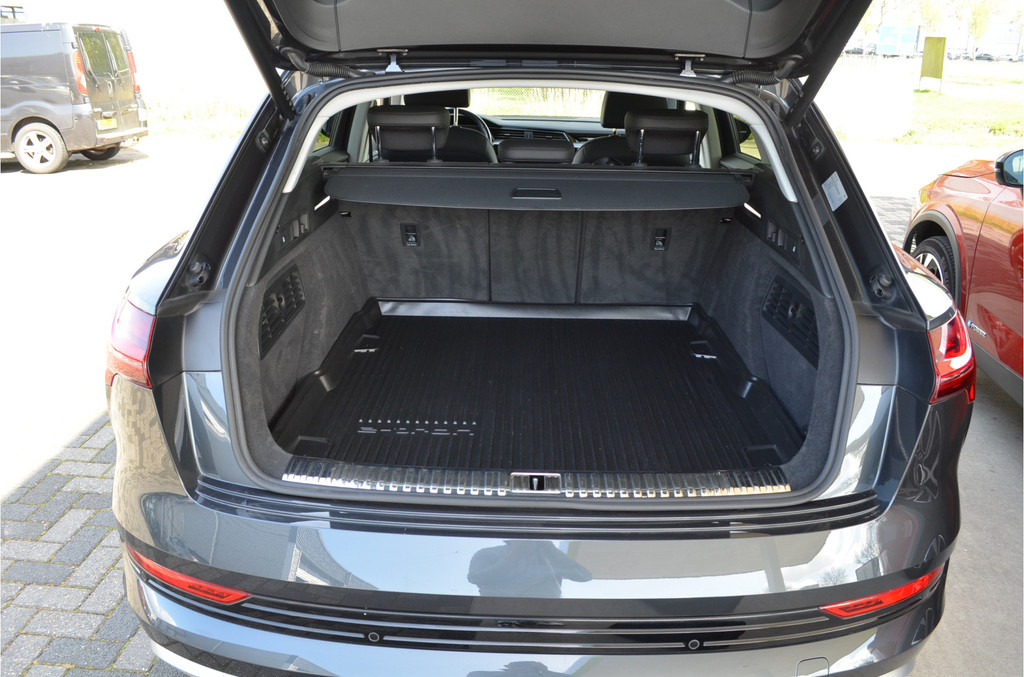 Audi e-tron (KFP09X) met abonnement