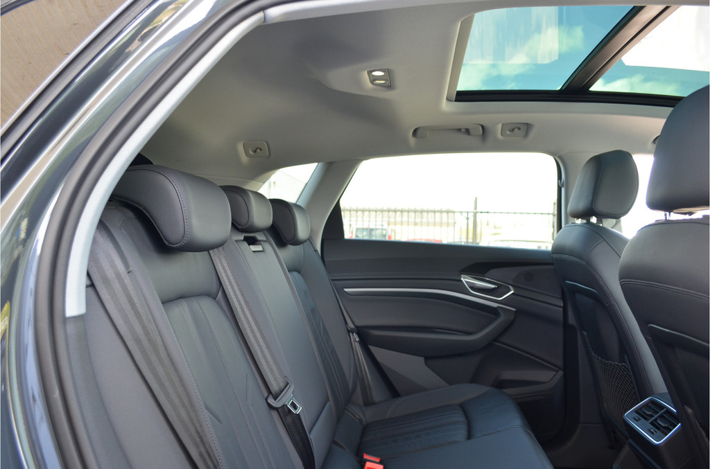 Audi e-tron (KFP09X) met abonnement