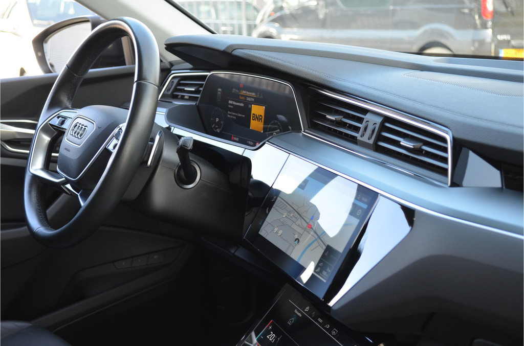 Audi e-tron (KFP09X) met abonnement