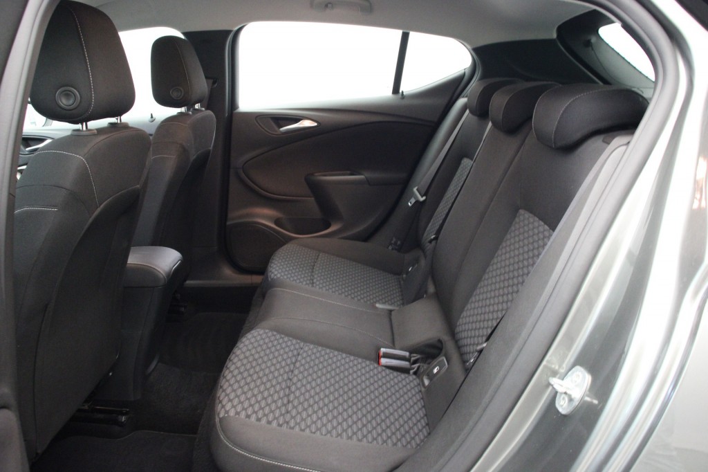 Opel Astra (K358VJ) met abonnement