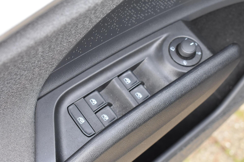 ŠKODA ENYAQ iV (P656FZ) met abonnement