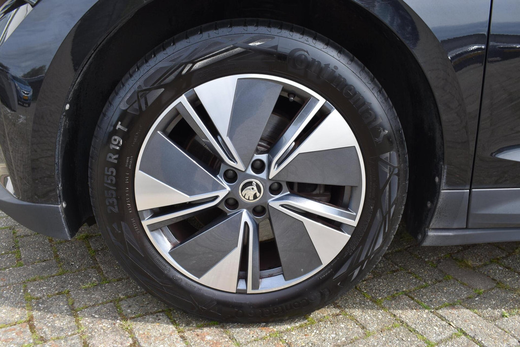 ŠKODA ENYAQ iV (P656FZ) met abonnement