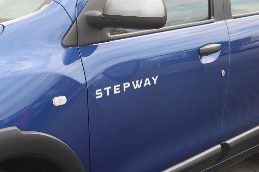 Dacia Lodgy (N491SV) met abonnement