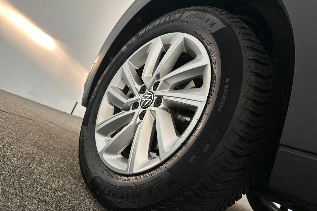 Volkswagen T-Cross (X464DS) met abonnement