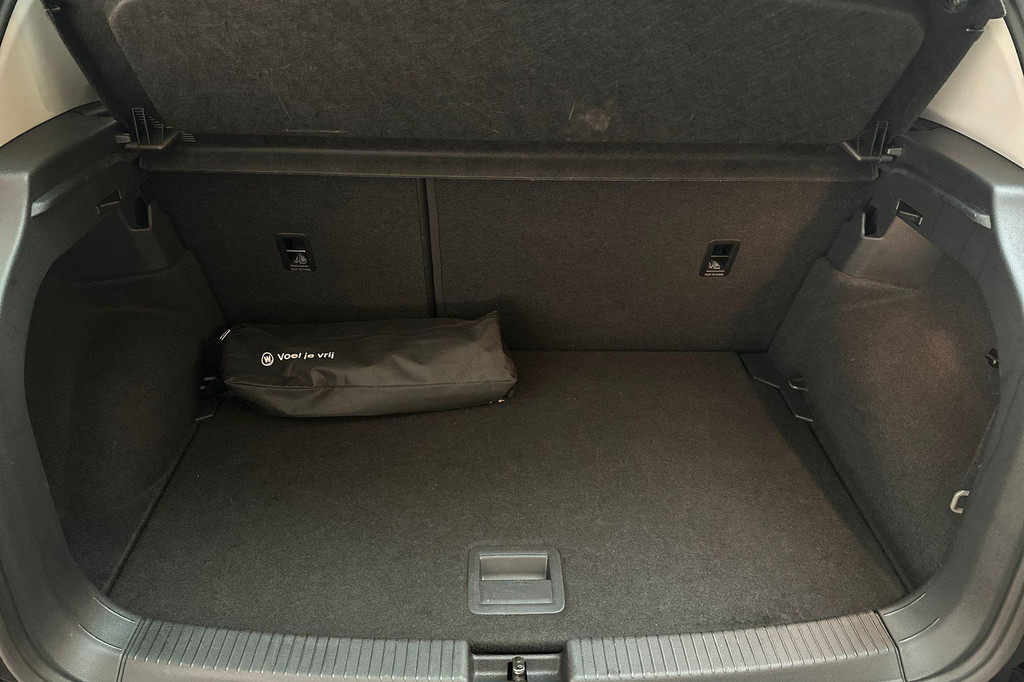 Volkswagen T-Cross (X464DS) met abonnement