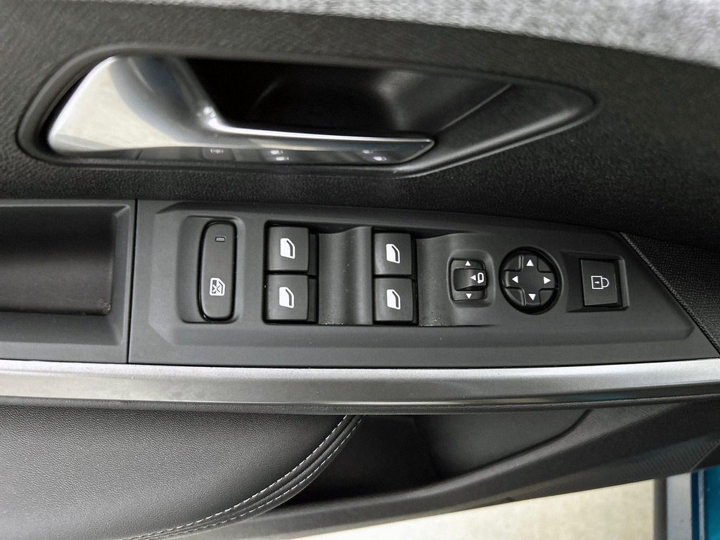 Peugeot 3008 (KFP75R) met abonnement