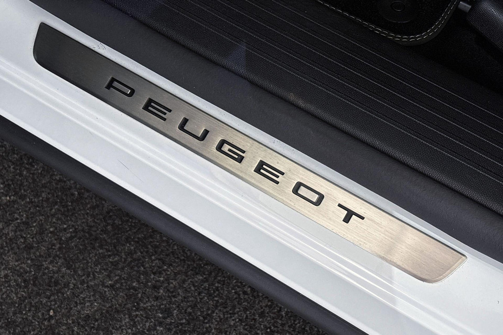 Peugeot 3008 (KFP32J) met abonnement