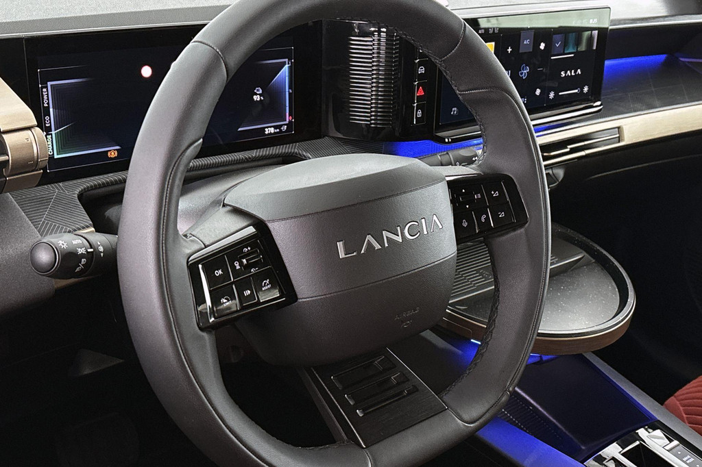 Lancia Ypsilon (JTJ96N) met abonnement