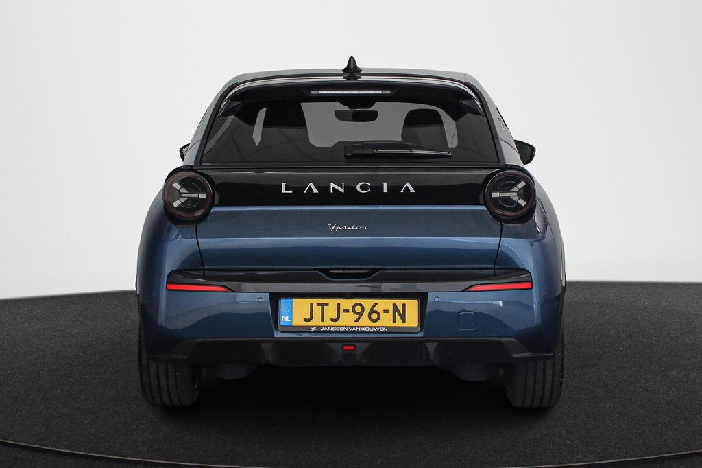 Lancia Ypsilon (JTJ96N) met abonnement