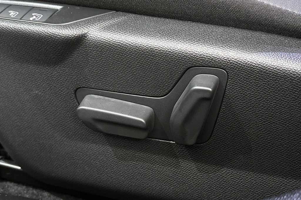 Lancia Ypsilon (JTJ96N) met abonnement