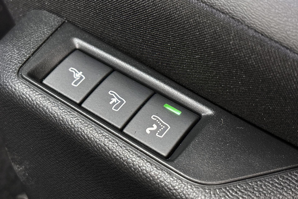 Lancia Ypsilon (JTJ96N) met abonnement