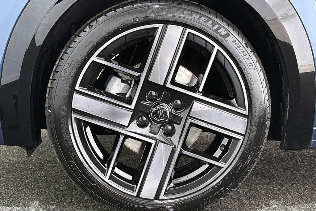 Lancia Ypsilon (JTJ96N) met abonnement