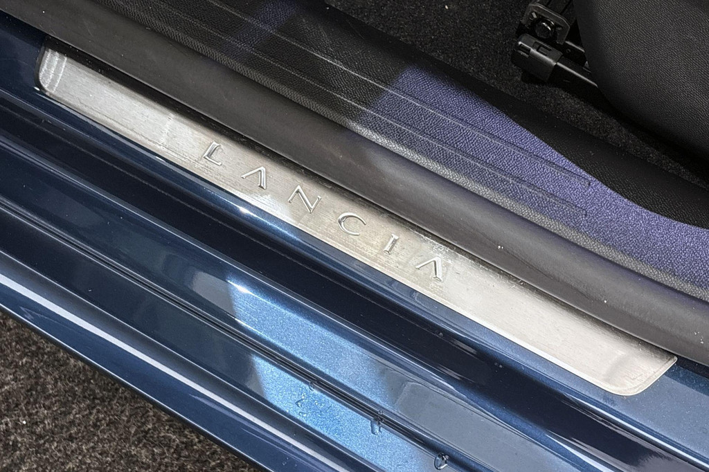 Lancia Ypsilon (JTJ96N) met abonnement