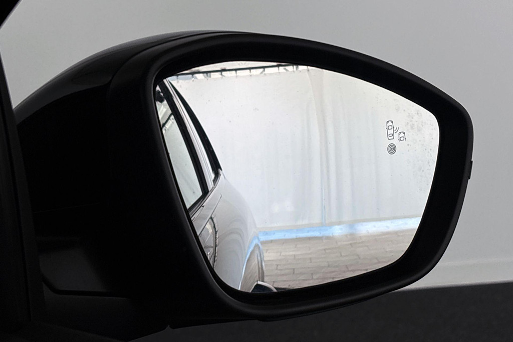 Lancia Ypsilon (JTJ96N) met abonnement