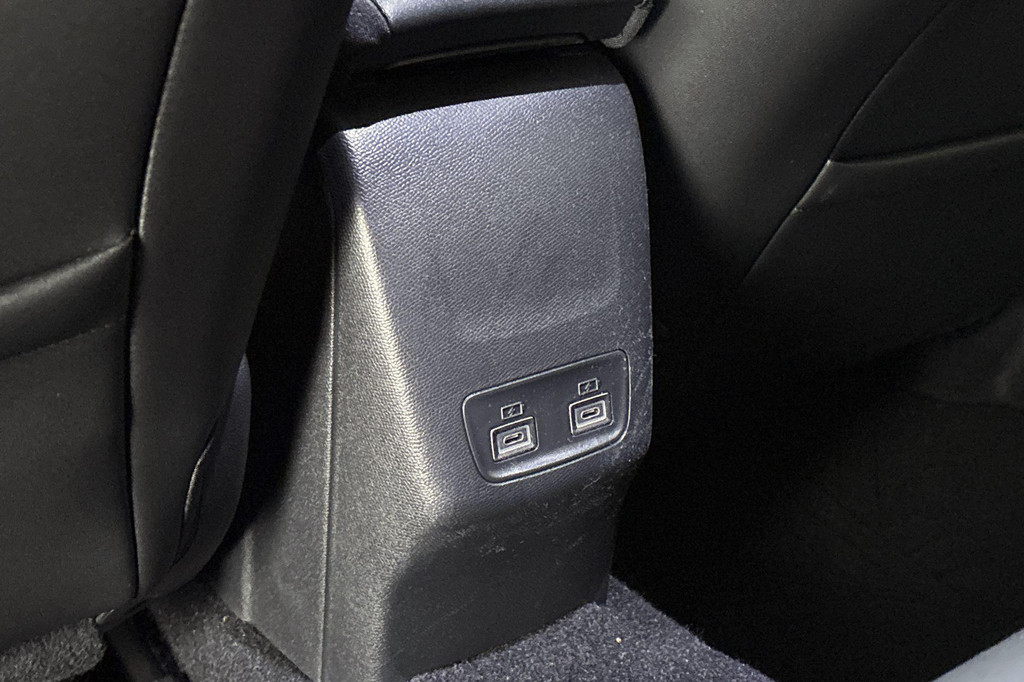 Lancia Ypsilon (JTJ96N) met abonnement