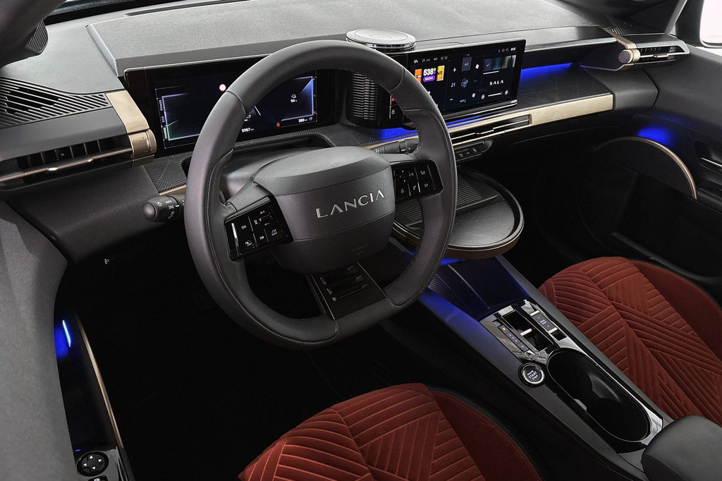 Lancia Ypsilon (JTJ96N) met abonnement