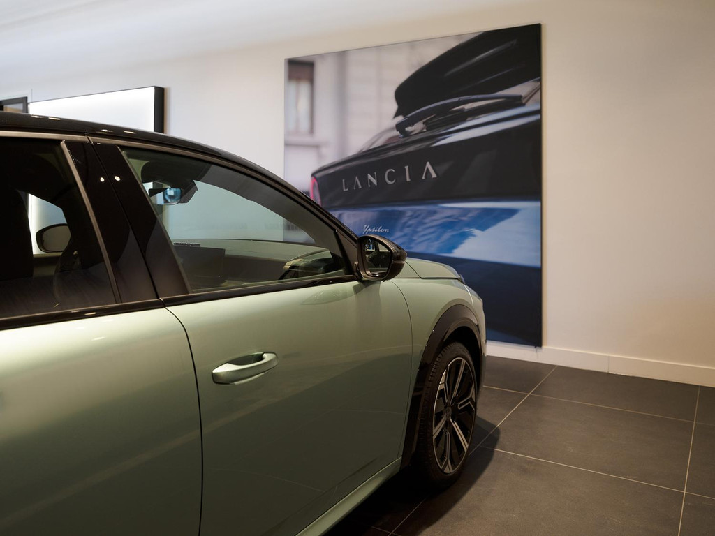 Lancia Ypsilon (JTJ96N) met abonnement