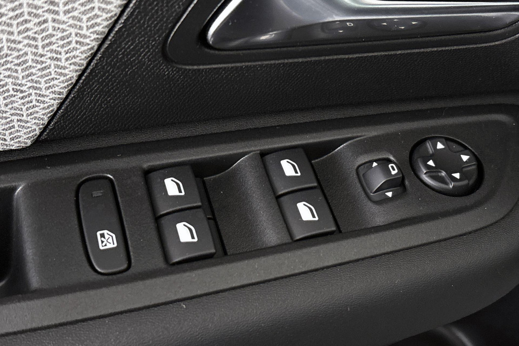 Citroën Ë-C4 (Z853GG) met abonnement