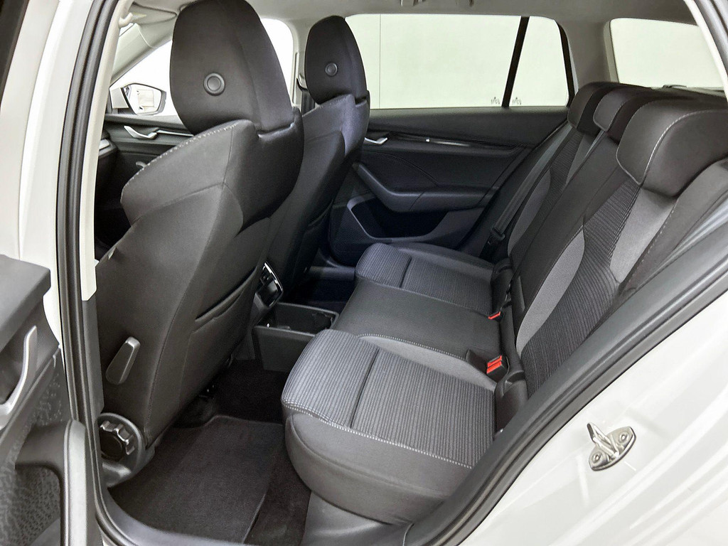 ŠKODA Octavia (KGJ47Z) met abonnement