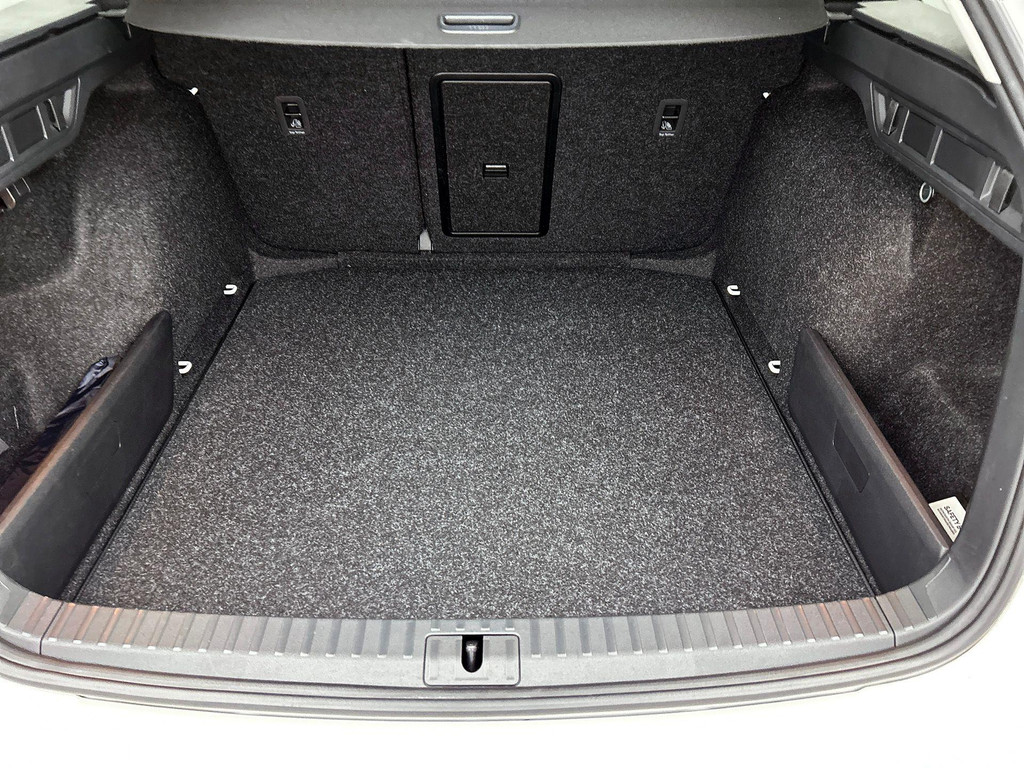 ŠKODA Octavia (KGJ47Z) met abonnement