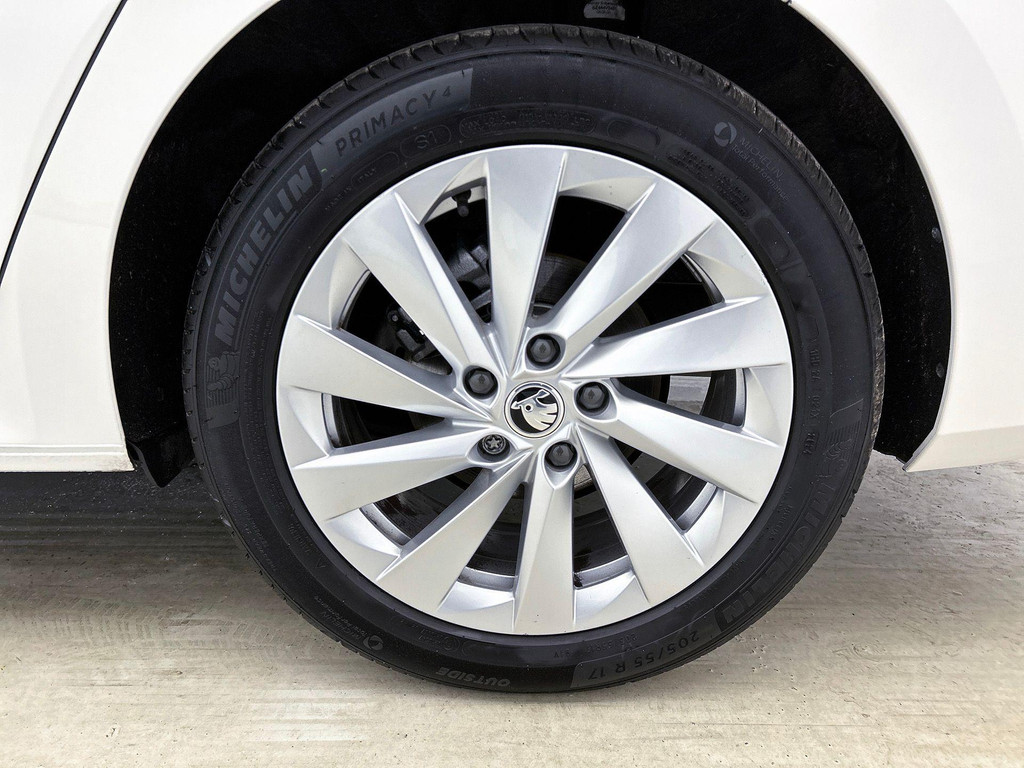 ŠKODA Octavia (KGJ47Z) met abonnement