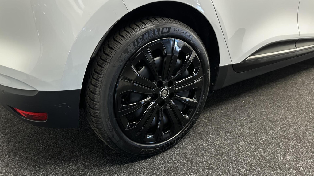 Renault Scénic (N796XN) met abonnement