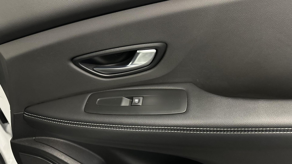 Renault Scénic (N796XN) met abonnement