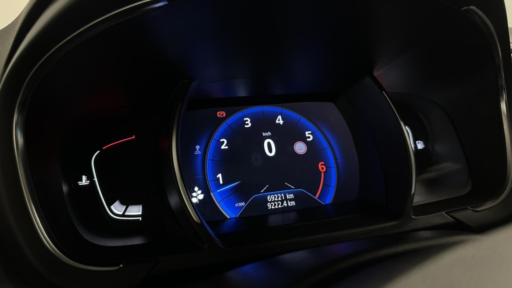 Renault Scénic (N796XN) met abonnement