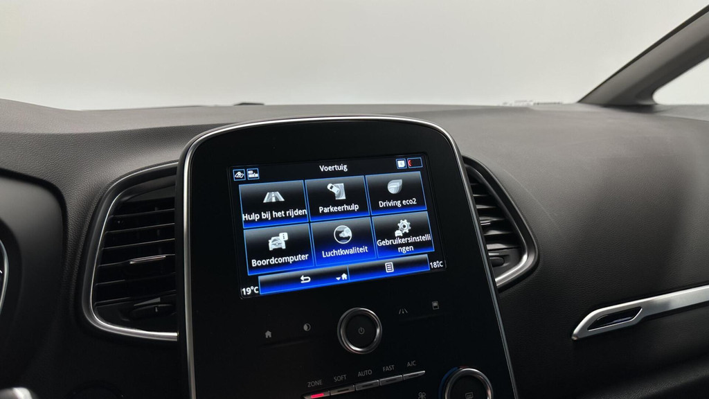 Renault Scénic (N796XN) met abonnement