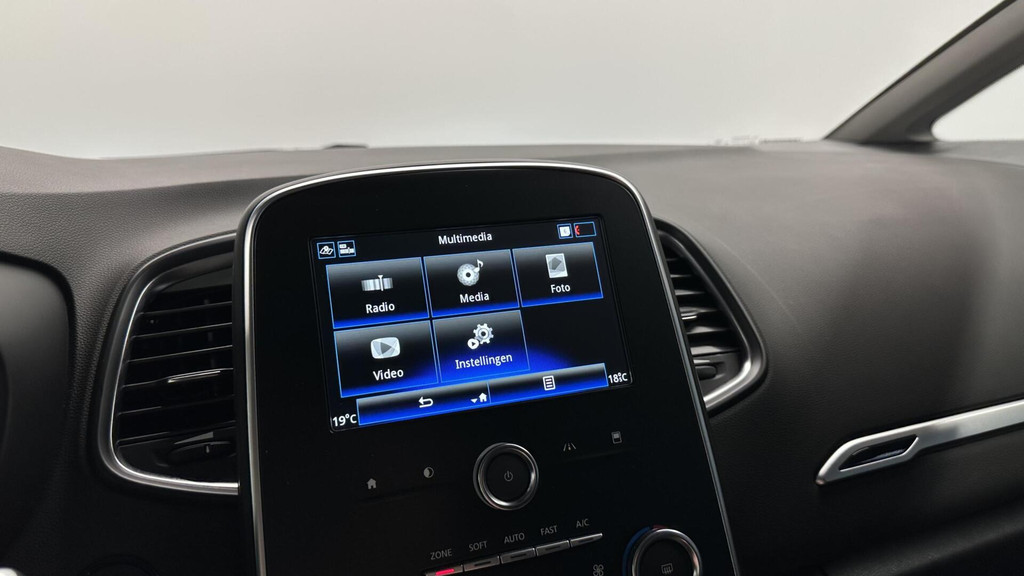 Renault Scénic (N796XN) met abonnement