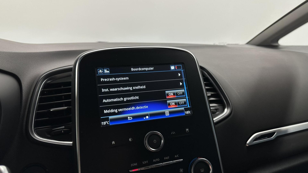 Renault Scénic (N796XN) met abonnement