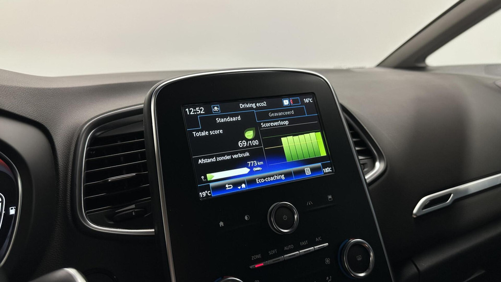 Renault Scénic (N796XN) met abonnement