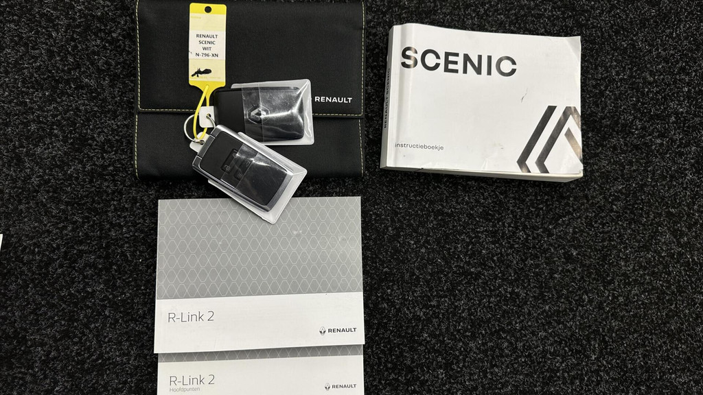 Renault Scénic (N796XN) met abonnement