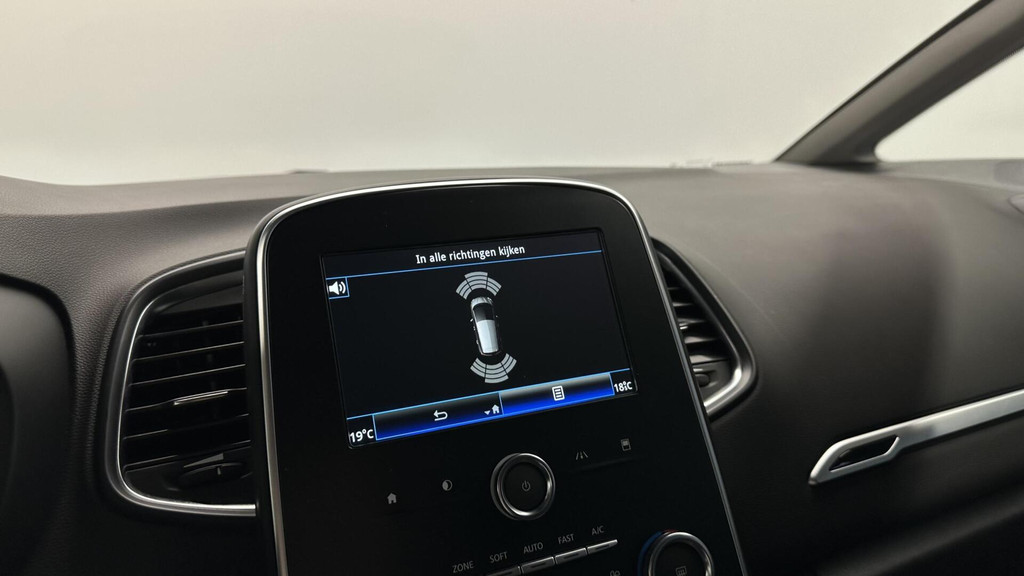 Renault Scénic (N796XN) met abonnement