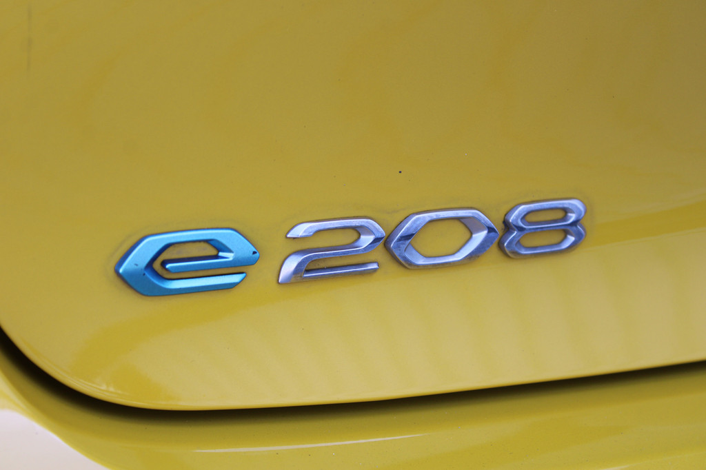 Peugeot e-208 (K882XT) met abonnement