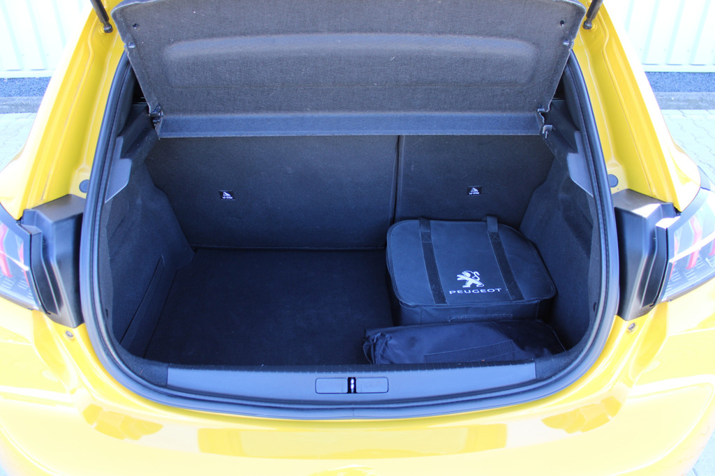 Peugeot e-208 (K882XT) met abonnement