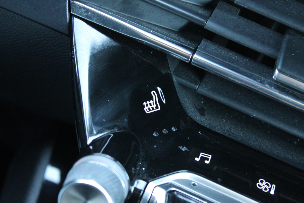 Peugeot e-208 (K882XT) met abonnement