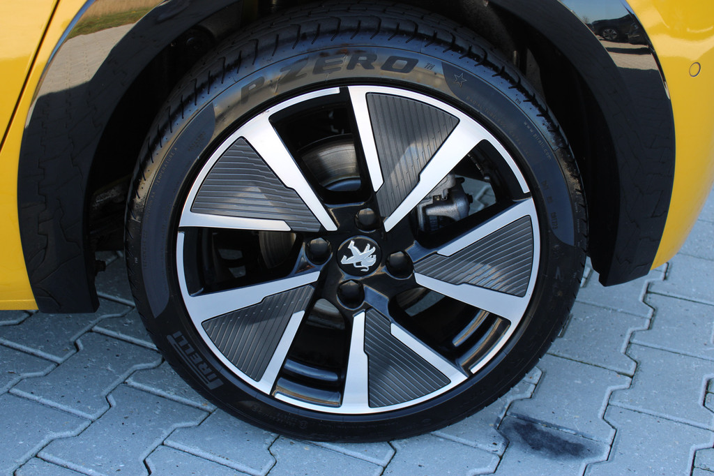 Peugeot e-208 (K882XT) met abonnement