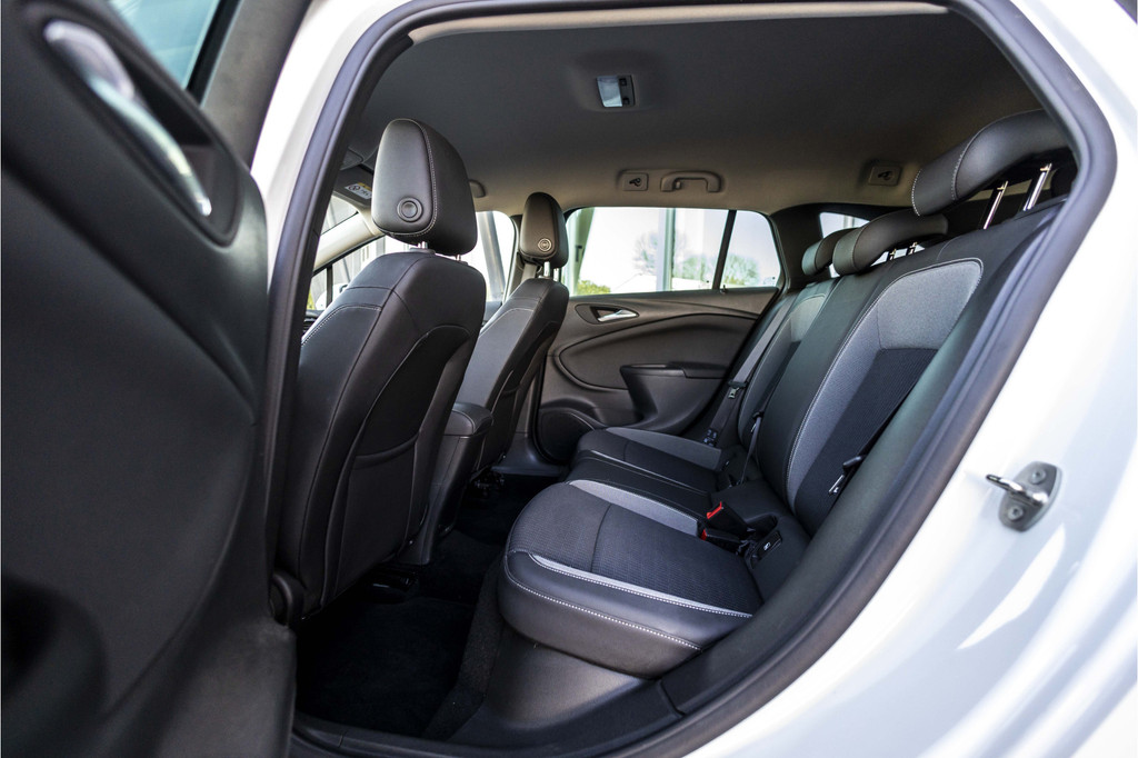 Opel Astra (K552VG) met abonnement