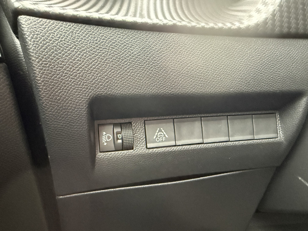 Peugeot e-208 (L356FH) met abonnement