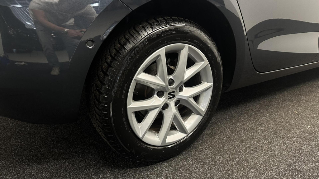 Seat Leon (R582HD) met abonnement