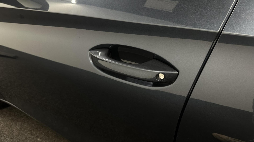 Seat Leon (R582HD) met abonnement