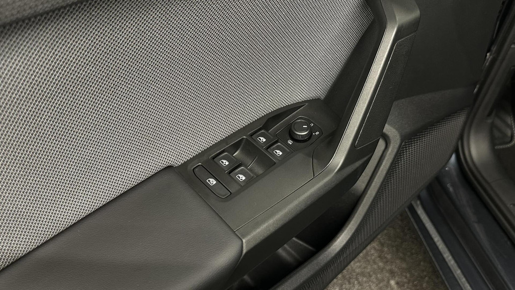 Seat Leon (R582HD) met abonnement